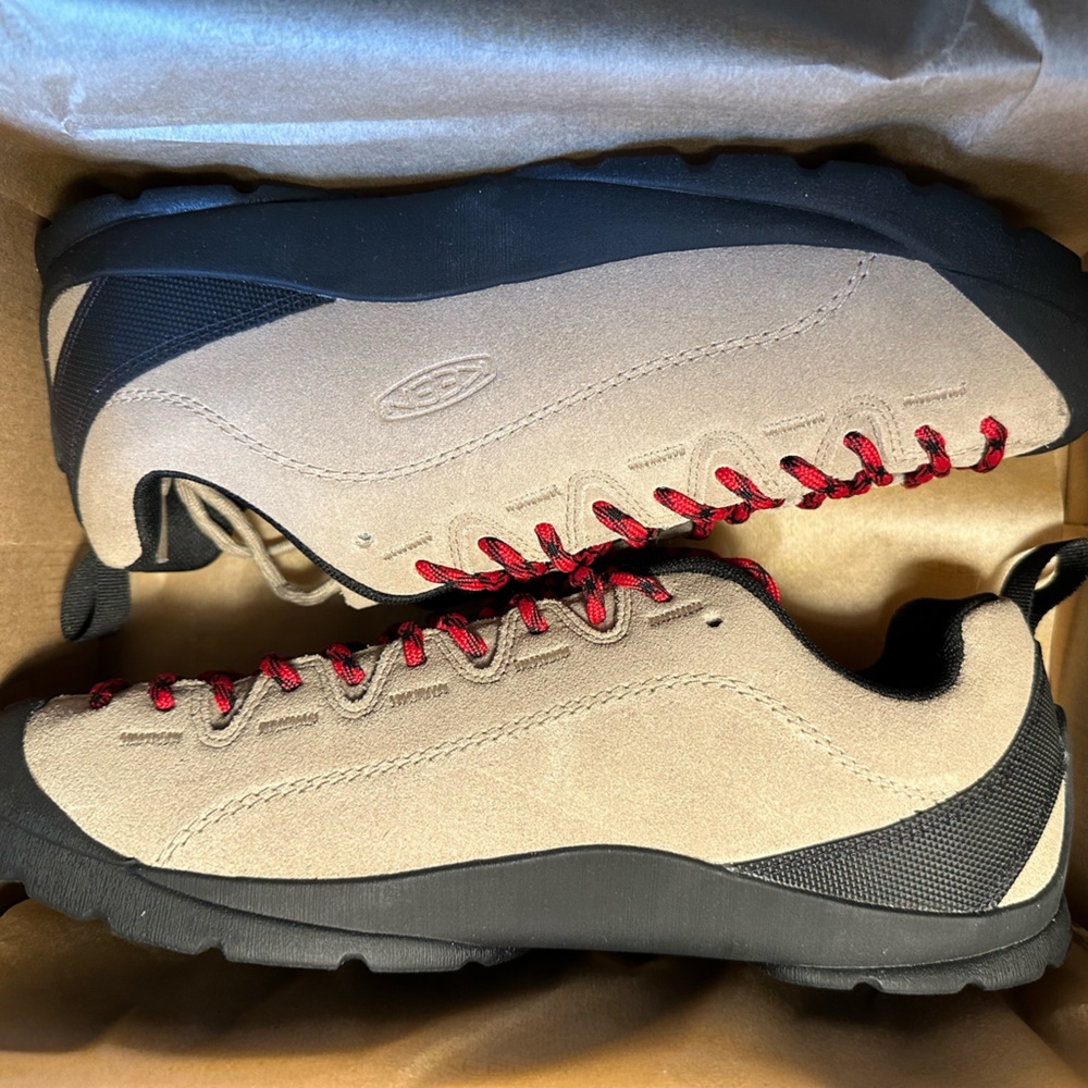 KEEN Jasper women’s 10.5 / 41 NWT in box